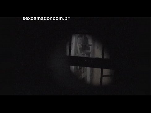 ❤️ Блондинку тайно снимает на видео соседский вуайерист, спрятанный за полыми кирпичами Порнушка на нашем сайте dreamypassionjourney.ru ❌